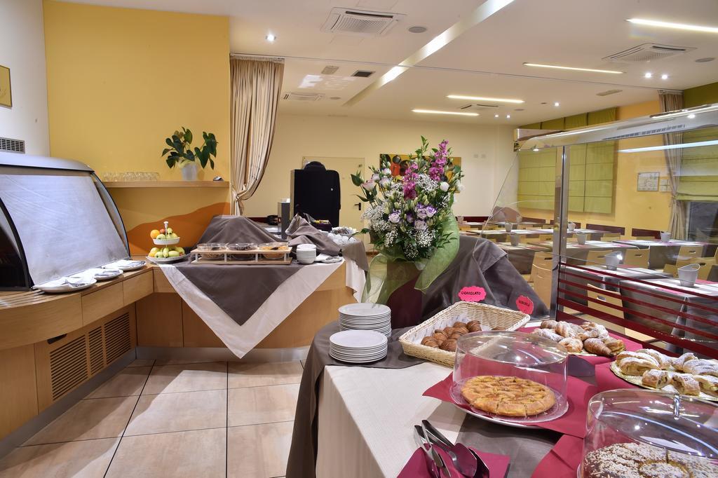 Tati Hotel Lugo  Exterior photo